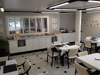 Ξενοδοχείο Albatros 3*