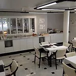 Отель Albatros 3*