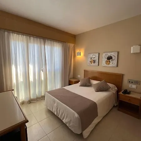 Отель Albatros 3*